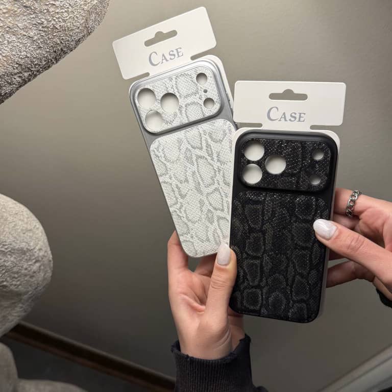 قاب طرح پوست ماری به همراه محافظ دور لنز آیفون